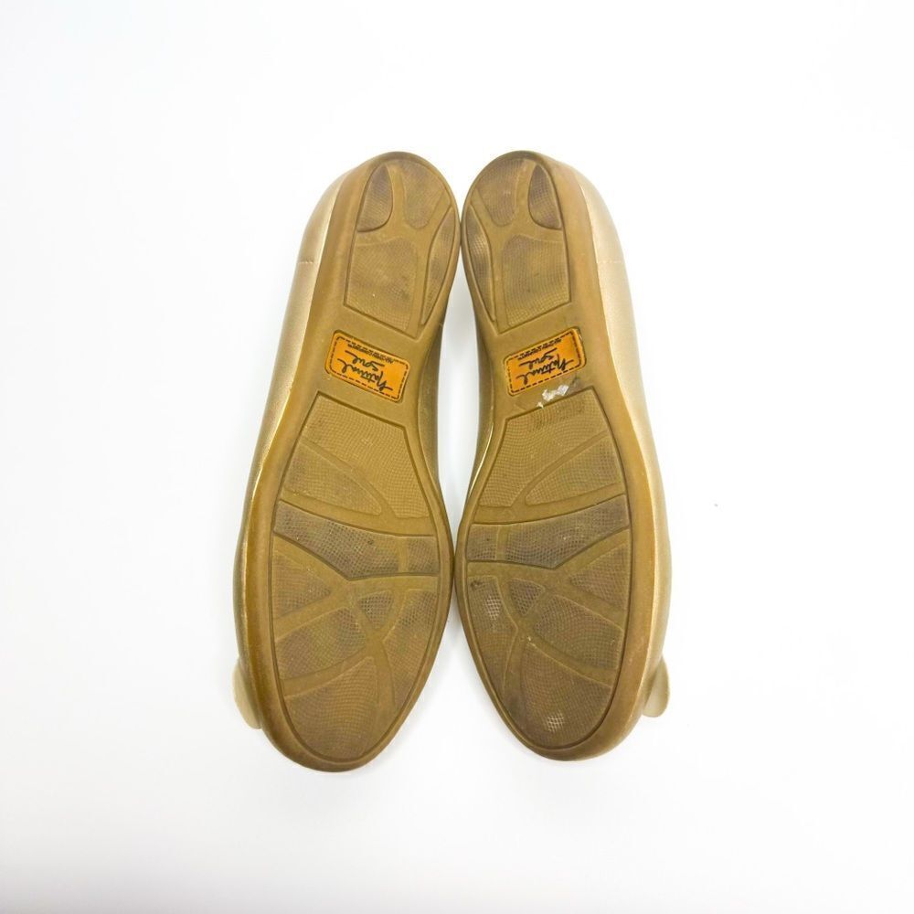 Natural Soul Women’s Gold Flats with Flower Embellishment, Size 6.5 - Picture 7 of 8